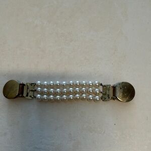 Elegant Pearl and Gold Sweater Clip
